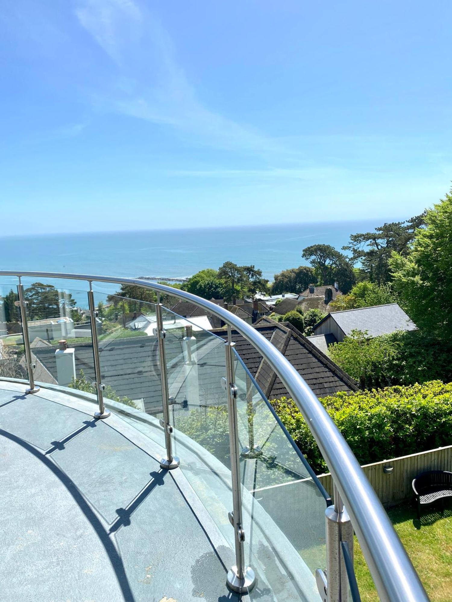 One Of The Best Properties In Lyme! Breathtaking Views Across The Whole Bay. 3 Stories With 2 Tier Veranda Around The Property. Sleeps 6 Lyme Regis Exteriör bild