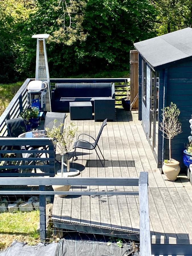 One Of The Best Properties In Lyme! Breathtaking Views Across The Whole Bay. 3 Stories With 2 Tier Veranda Around The Property. Sleeps 6 Lyme Regis Exteriör bild