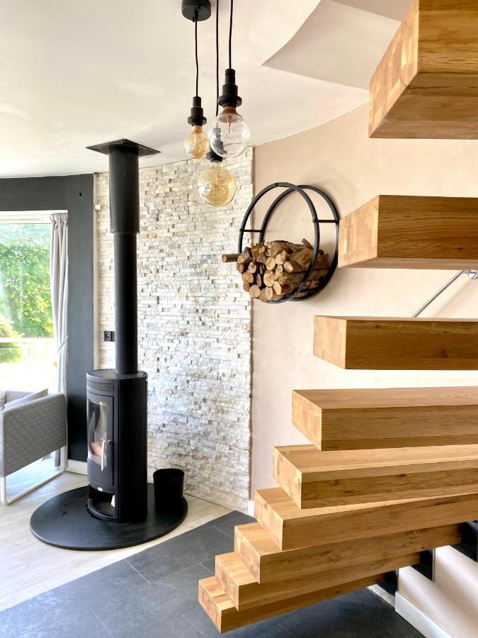 One Of The Best Properties In Lyme! Breathtaking Views Across The Whole Bay. 3 Stories With 2 Tier Veranda Around The Property. Sleeps 6 Lyme Regis Exteriör bild