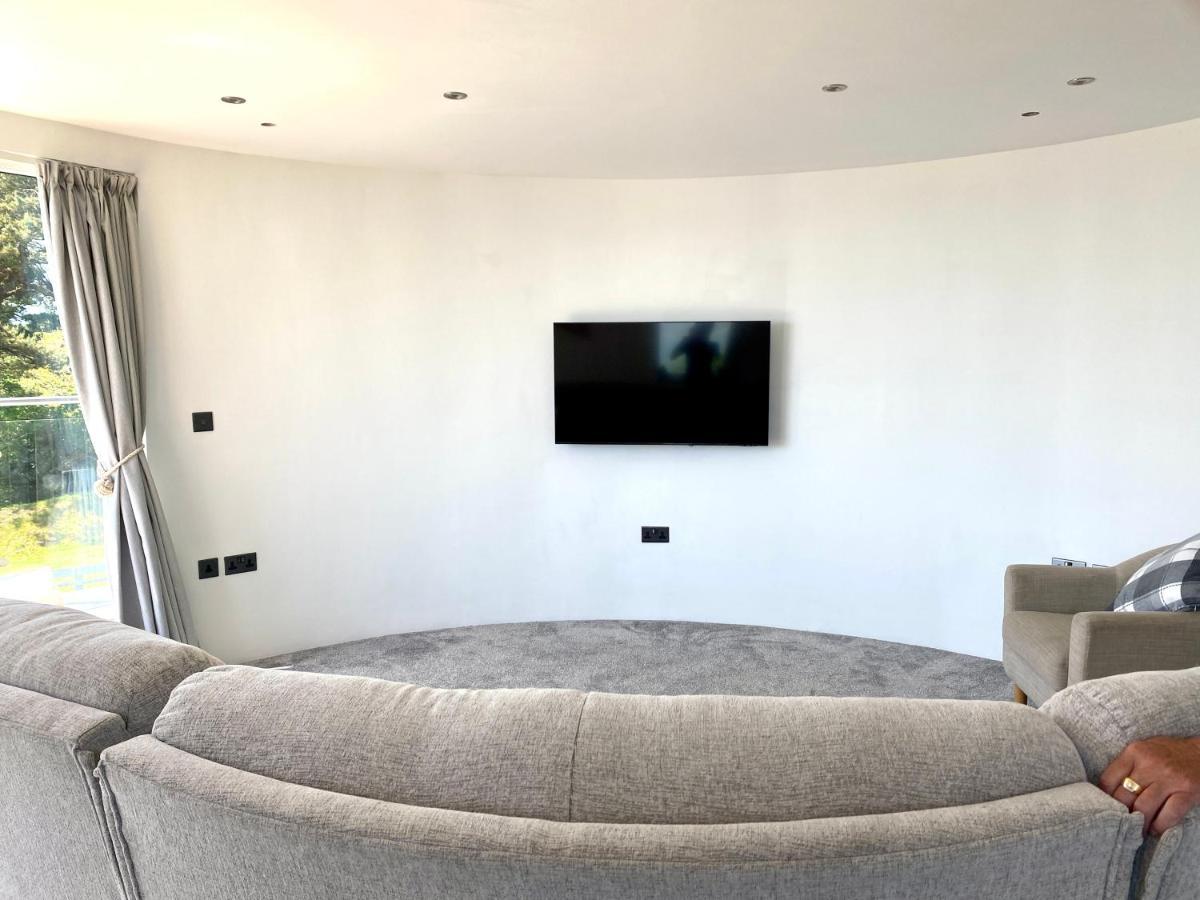 One Of The Best Properties In Lyme! Breathtaking Views Across The Whole Bay. 3 Stories With 2 Tier Veranda Around The Property. Sleeps 6 Lyme Regis Exteriör bild