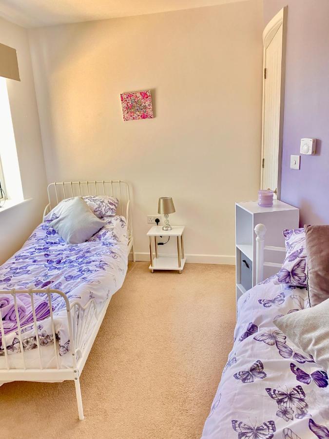One Of The Best Properties In Lyme! Breathtaking Views Across The Whole Bay. 3 Stories With 2 Tier Veranda Around The Property. Sleeps 6 Lyme Regis Exteriör bild