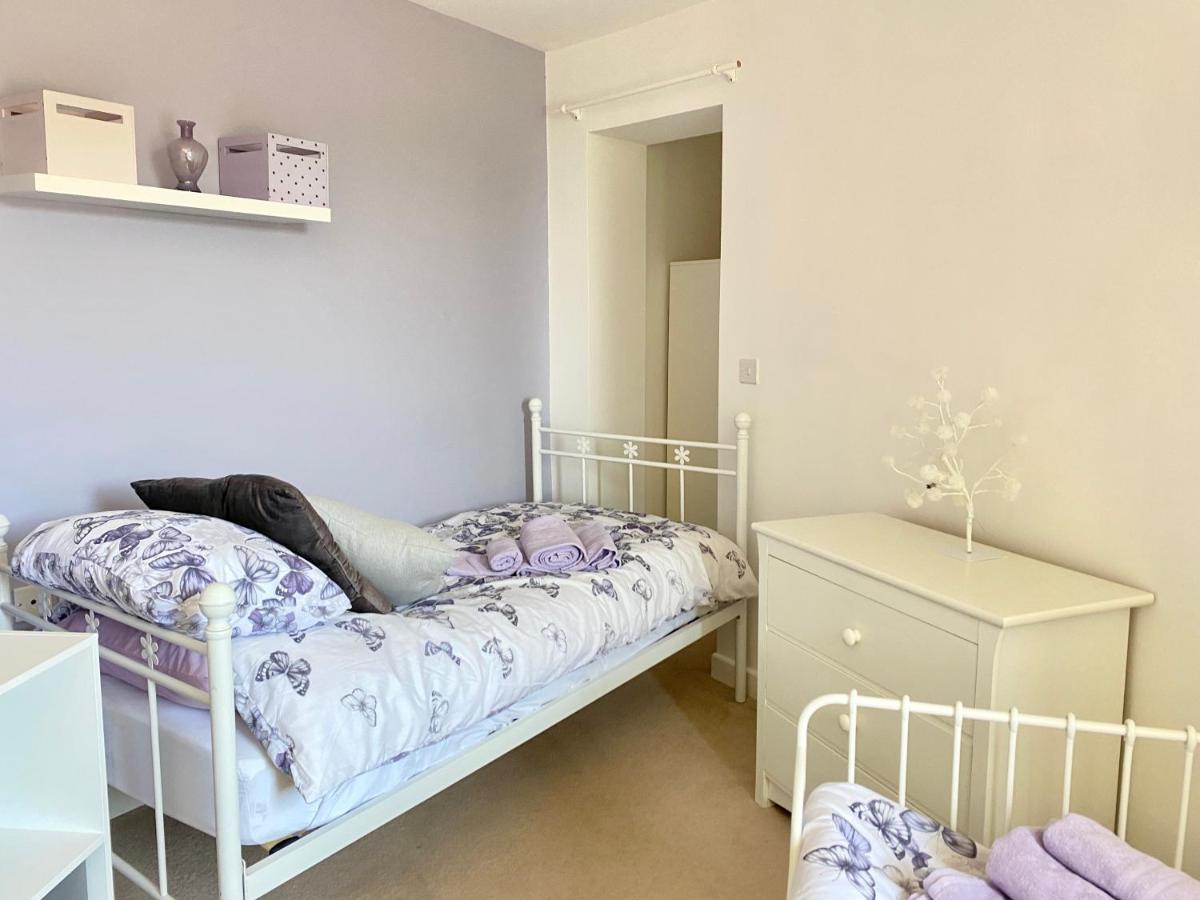 One Of The Best Properties In Lyme! Breathtaking Views Across The Whole Bay. 3 Stories With 2 Tier Veranda Around The Property. Sleeps 6 Lyme Regis Exteriör bild