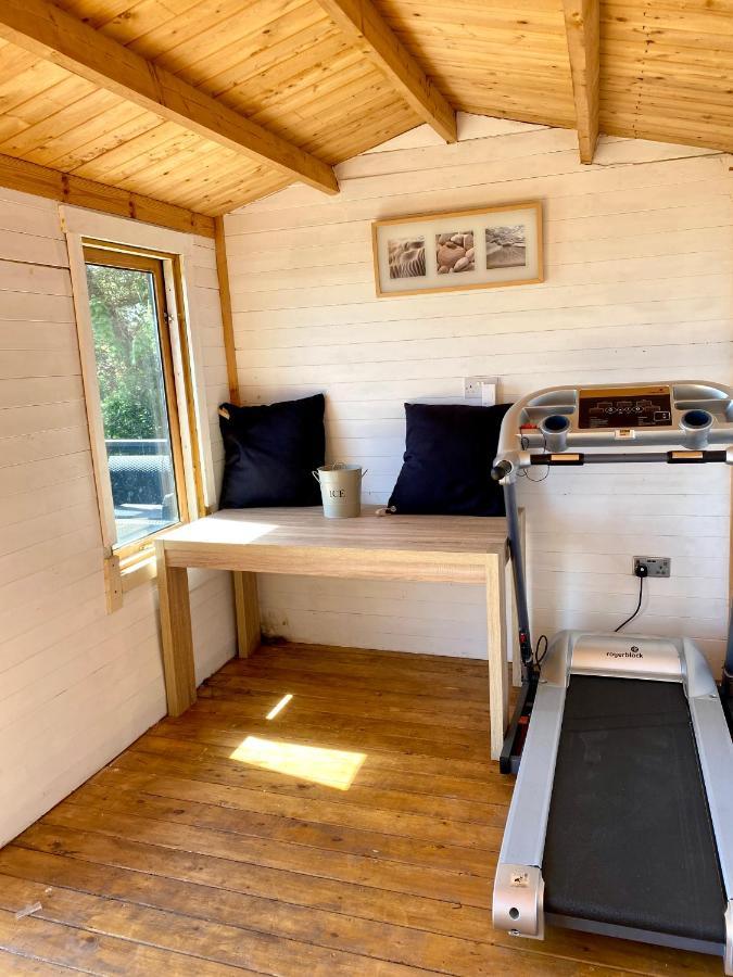One Of The Best Properties In Lyme! Breathtaking Views Across The Whole Bay. 3 Stories With 2 Tier Veranda Around The Property. Sleeps 6 Lyme Regis Exteriör bild