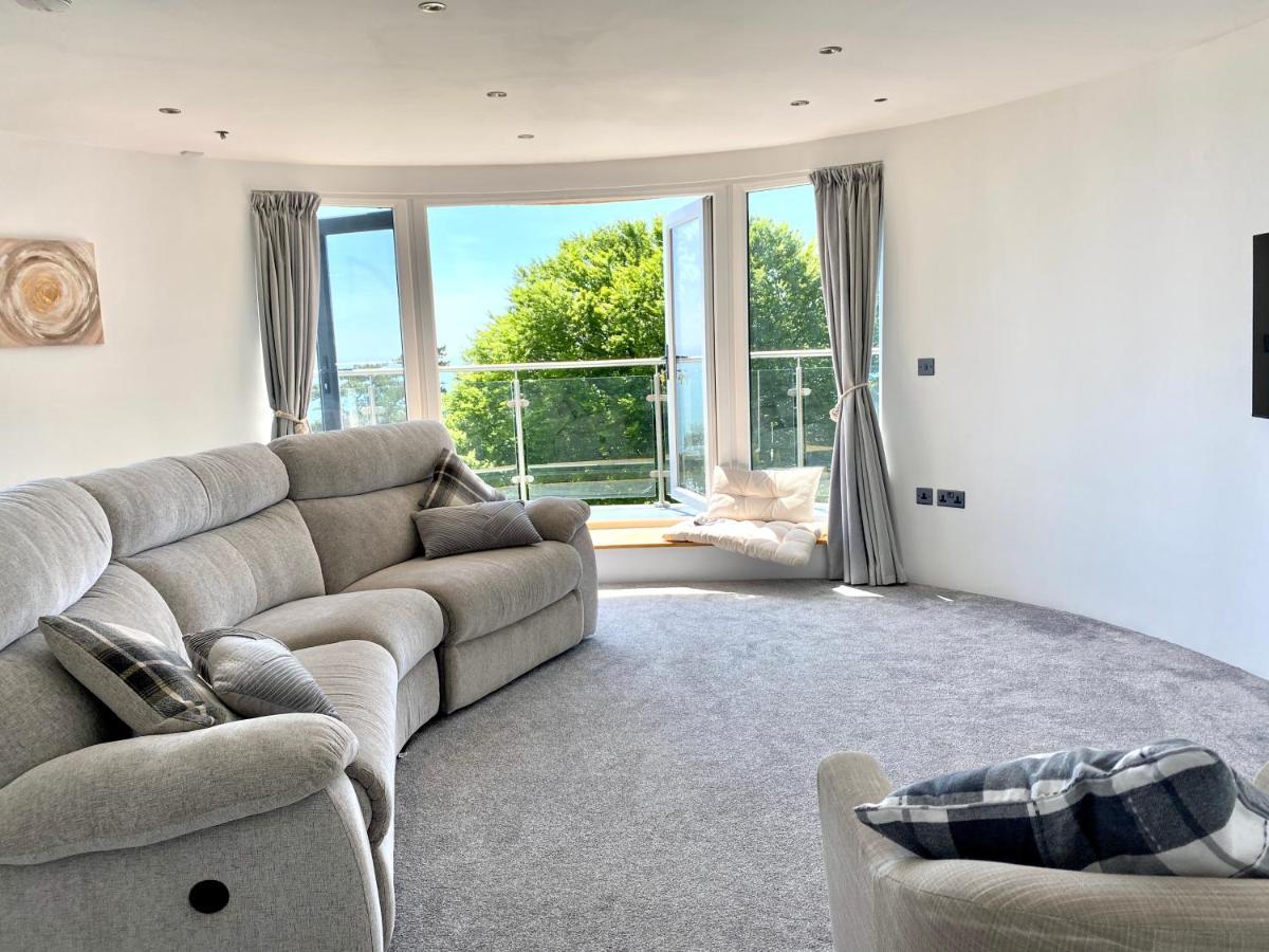 One Of The Best Properties In Lyme! Breathtaking Views Across The Whole Bay. 3 Stories With 2 Tier Veranda Around The Property. Sleeps 6 Lyme Regis Exteriör bild