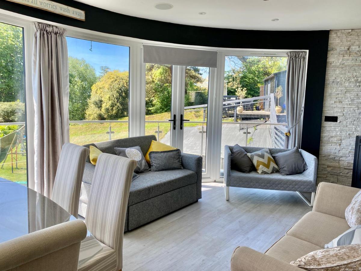 One Of The Best Properties In Lyme! Breathtaking Views Across The Whole Bay. 3 Stories With 2 Tier Veranda Around The Property. Sleeps 6 Lyme Regis Exteriör bild