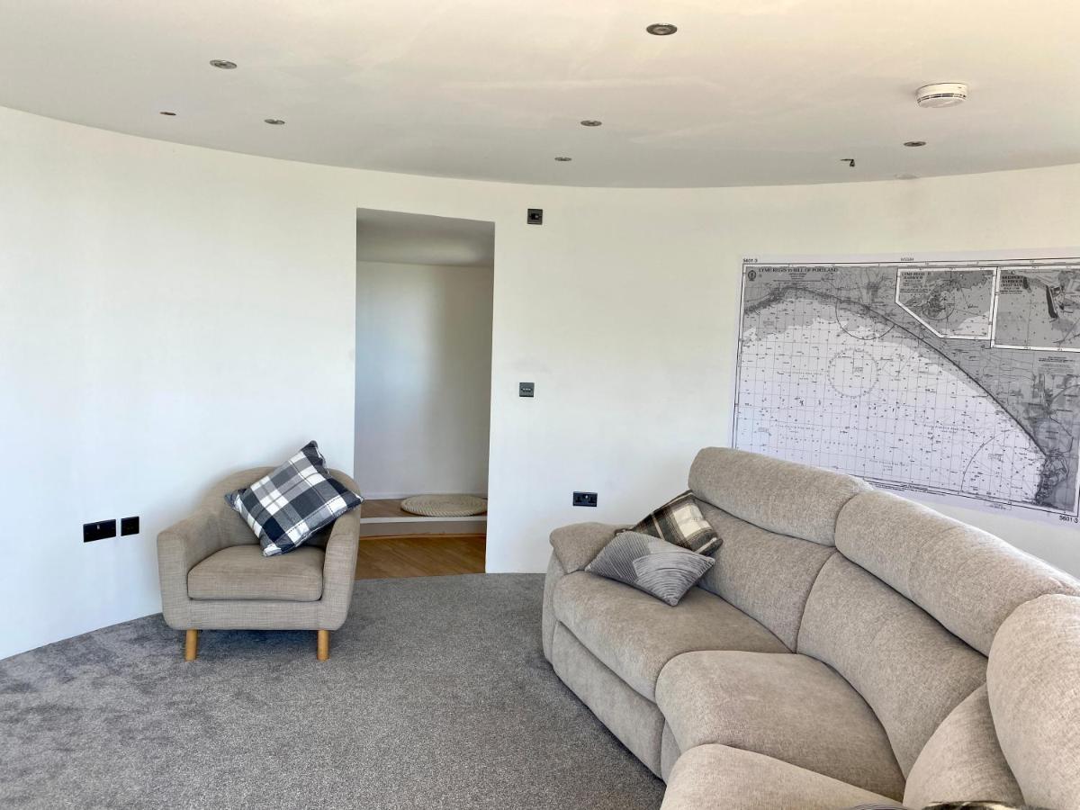 One Of The Best Properties In Lyme! Breathtaking Views Across The Whole Bay. 3 Stories With 2 Tier Veranda Around The Property. Sleeps 6 Lyme Regis Exteriör bild