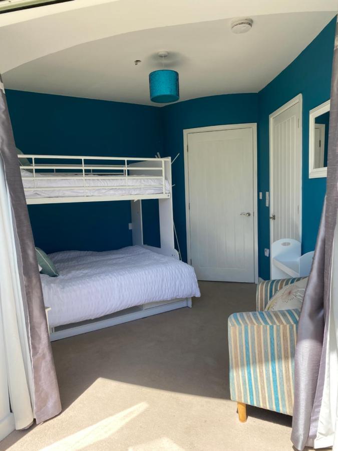 One Of The Best Properties In Lyme! Breathtaking Views Across The Whole Bay. 3 Stories With 2 Tier Veranda Around The Property. Sleeps 6 Lyme Regis Exteriör bild
